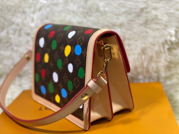Louis Vuitton Classic Dauphine Handbag - Image 4