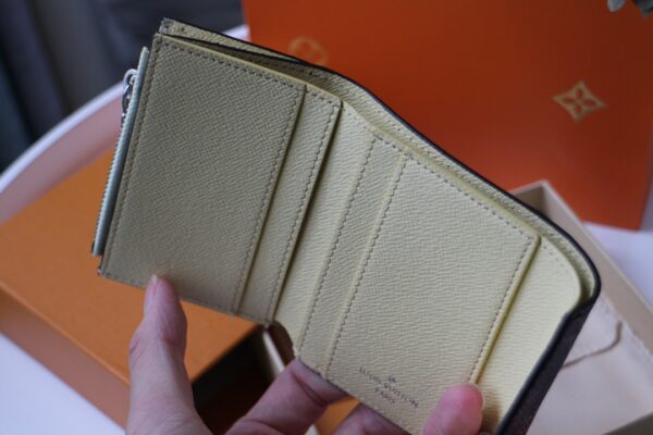 Louis Vuitton Autumn/Winter Zoé Wallet - Pink - Image 2