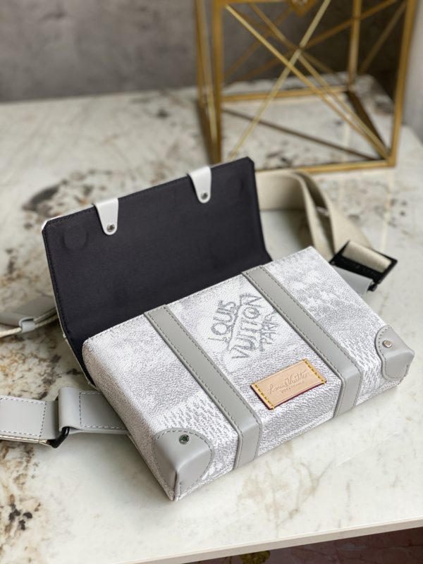 Louis Vuitton Men's TRUNK Shoulder Messenger Bag - White - Image 2