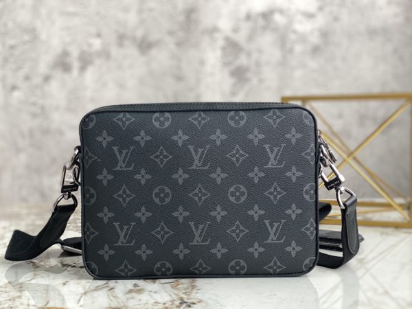 Louis Vuitton Men's Pochette Trio Messenger Bag - Black - Image 4