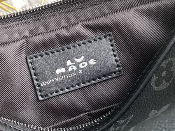 Louis Vuitton Men's Pochette Trio Messenger Bag - Black - Image 2
