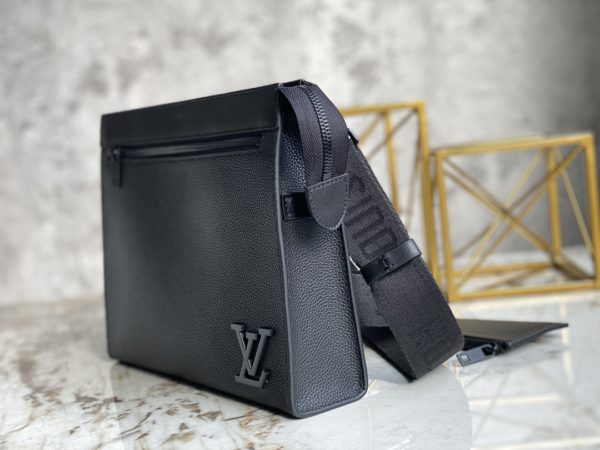 Louis Vuitton Men's Voyage Aerogram Handbag - Black - Image 4