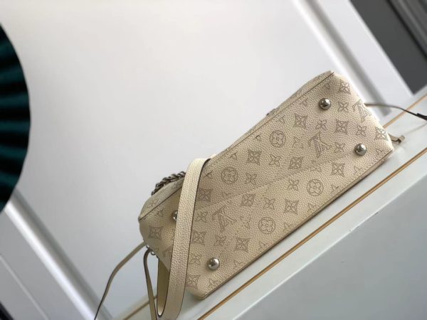 Louis Vuitton Monogram BELLA TOTE Handbag - Skin - Image 4