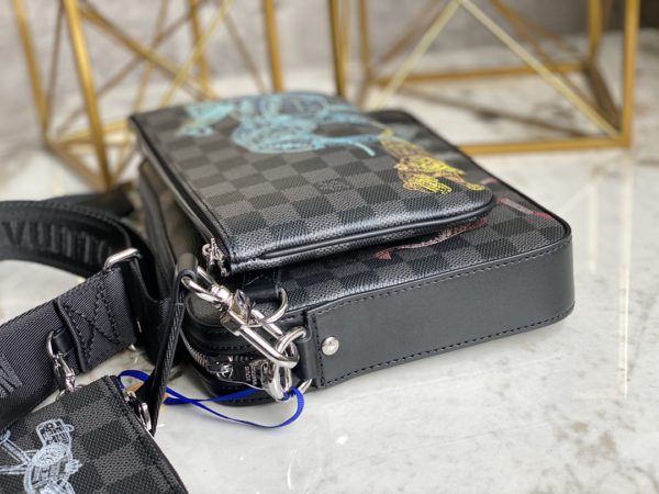 Louis Vuitton Men's TRIO Messenger Bag - Image 5