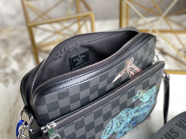 Louis Vuitton Men's TRIO Messenger Bag - Image 3