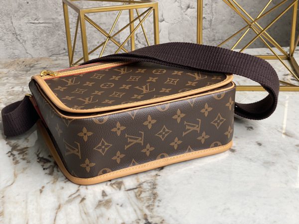 Louis Vuitton Men's Ancient Floral Horizontal Zipper Hijab Messenger Bag - Image 5