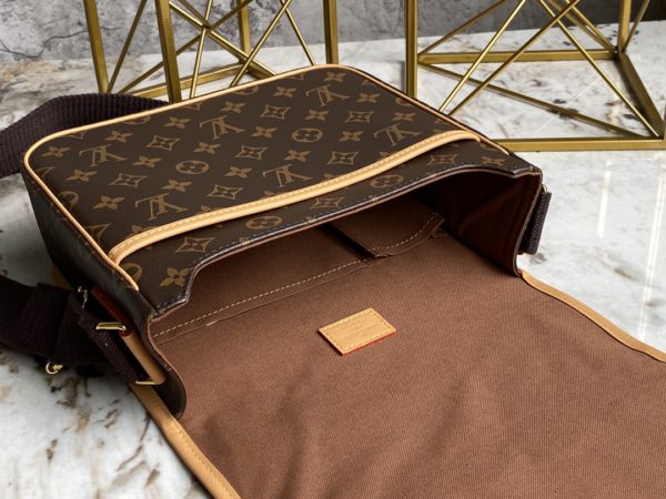 Louis Vuitton Men's Ancient Floral Horizontal Zipper Hijab Messenger Bag - Image 2
