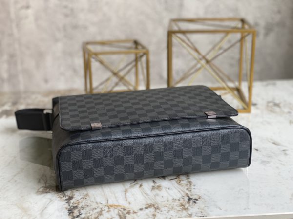Louis Vuitton Men's DISTRICT Medium Handbag - Image 3
