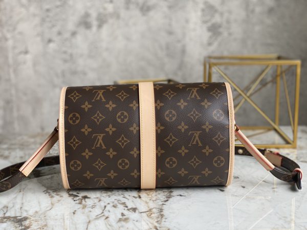 Louis Vuitton Middle-Aged Waist Bag - Image 3