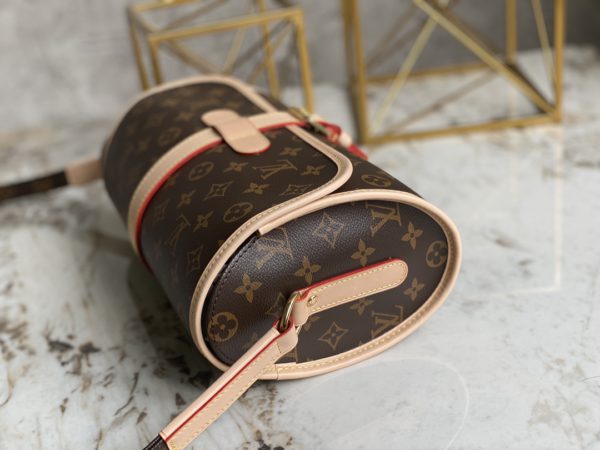 Louis Vuitton Middle-Aged Waist Bag - Image 4