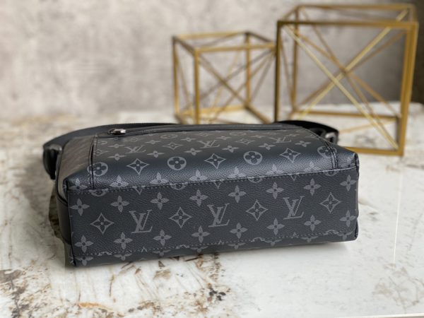 Louis Vuitton Men's ODYSSEY Small Messenger Bag - Image 4