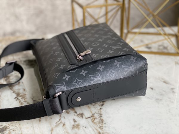Louis Vuitton Men's ODYSSEY Small Messenger Bag - Image 5