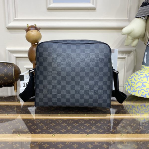 Louis Vuitton Men's Small Reporter Messenger Bag - Image 4