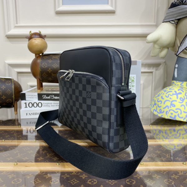 Louis Vuitton Men's Small Reporter Messenger Bag - Image 5