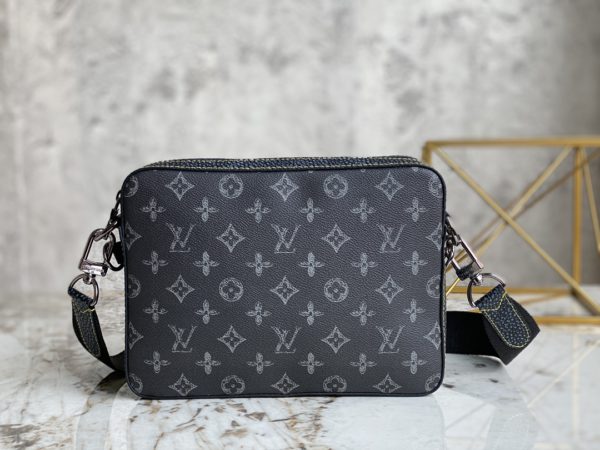 Louis Vuitton Men's Pochette Trio Messenger Bag - Black - Image 4