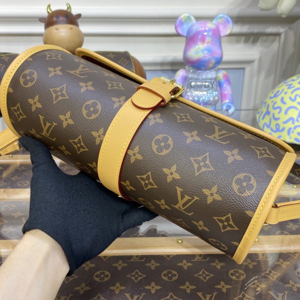 Louis Vuitton Middle-Aged Series Barrel Bag - Image 4