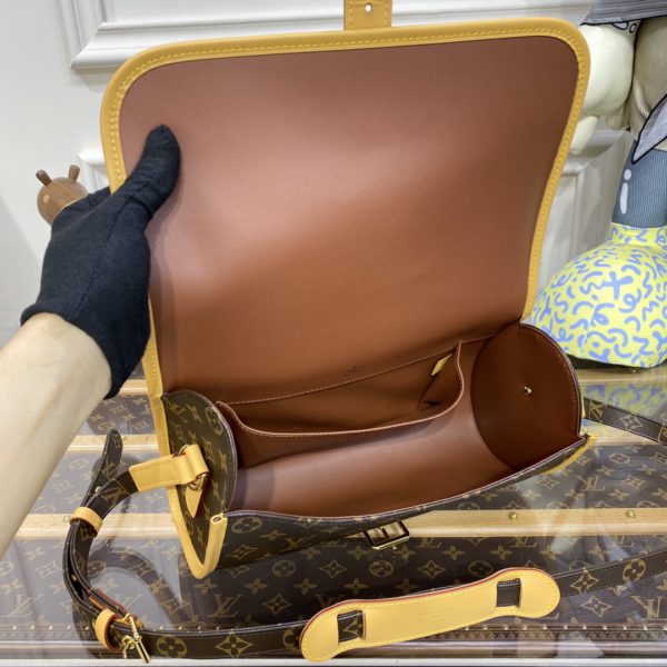 Louis Vuitton Middle-Aged Series Barrel Bag - Image 2
