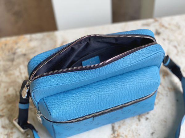 Louis Vuitton Men's OUTDOOR Medium Messenger Bag - Image 2