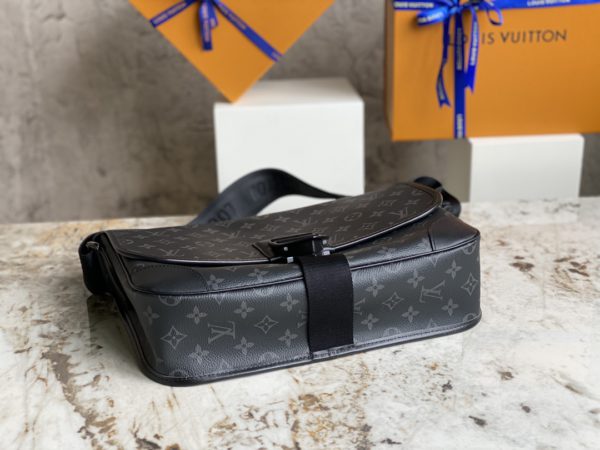 Louis Vuitton Men's ARCHY Medium Messenger Bag - Image 3