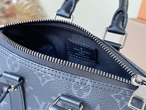 Louis Vuitton Keepall Crossbody Bag - Image 4