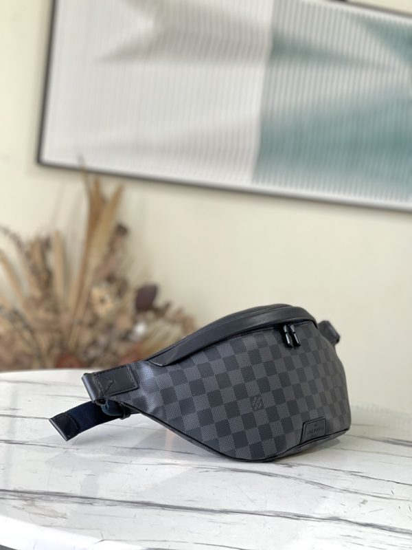 Louis Vuitton Heiger DISCOVERY Waist Bag - Image 2
