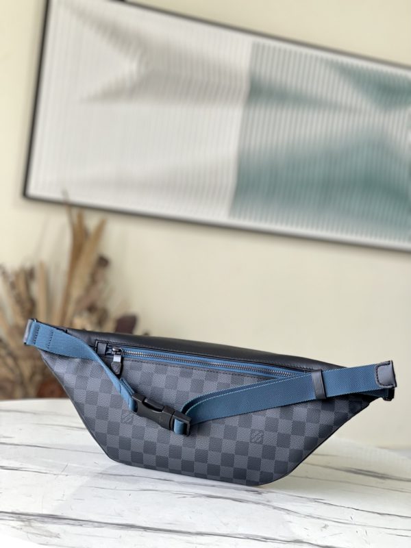 Louis Vuitton Heiger DISCOVERY Waist Bag - Image 3