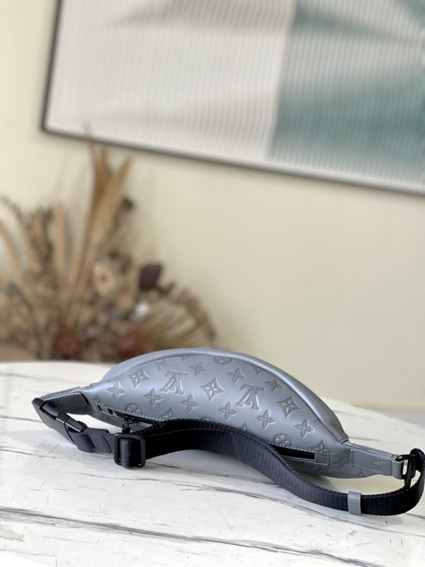 Louis Vuitton Fanny Pack Bag - Gray - Image 5