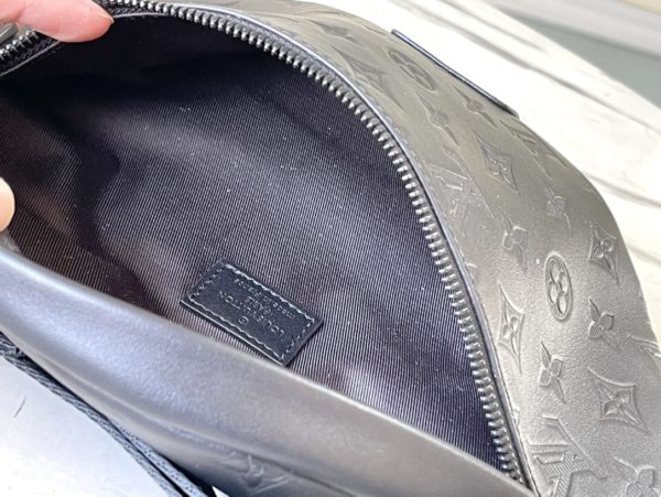 Louis Vuitton Discovery Waist Bag - Black - Image 4
