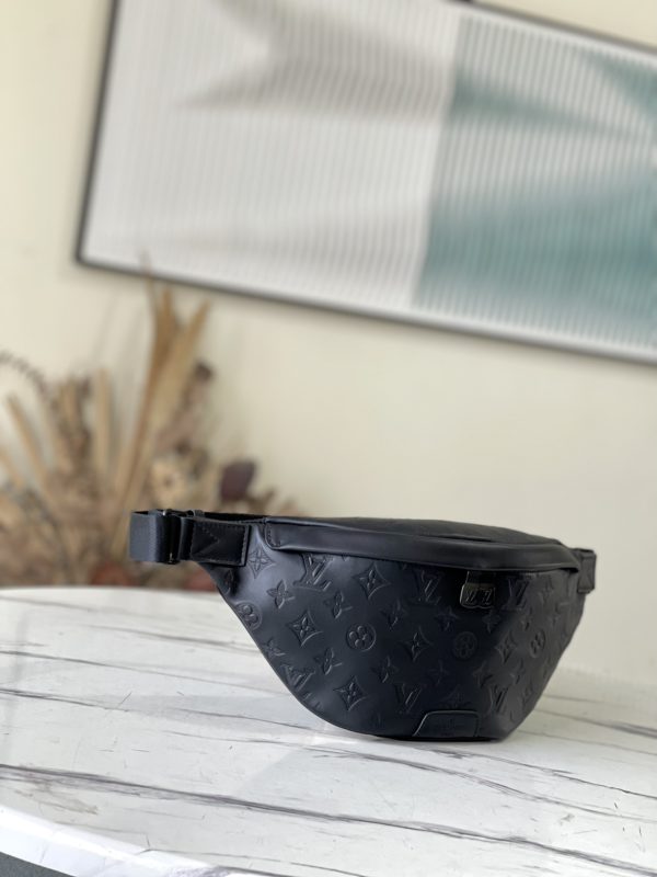Louis Vuitton Discovery Waist Bag - Black - Image 5