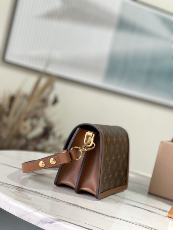 Louis Vuitton Italian A-grade Leather Bag - Image 4
