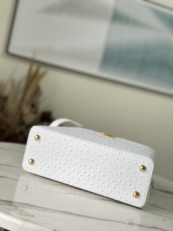 Louis Vuitton Medium Capucines Ostrich Leather Handbag - White - Image 2