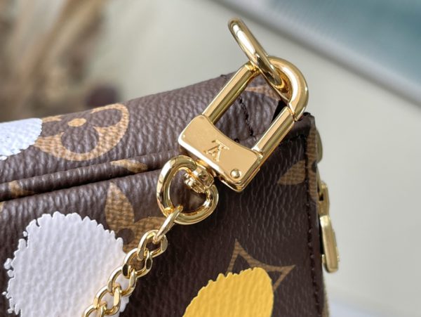 Louis Vuitton Mini Pochette Accessories Small Handbag - Image 3