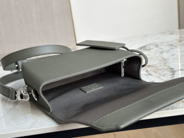 Louis Vuitton Flap Mini Men's Messenger Handbag - Green - Image 3