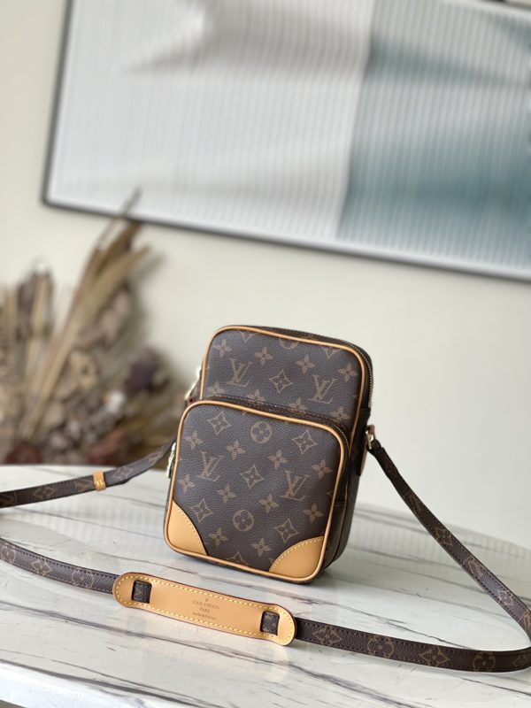 Louis Vuitton Men's Satchel Bag