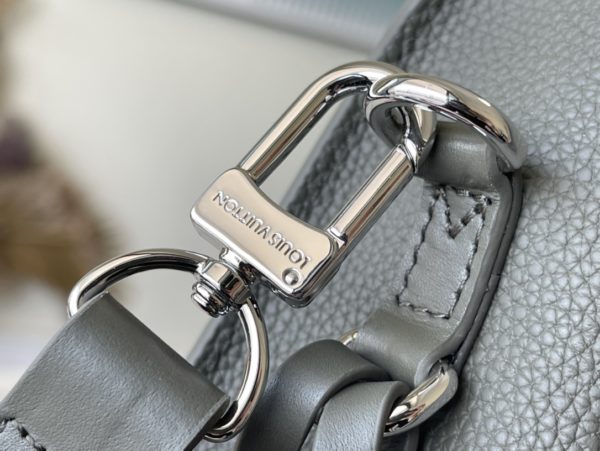 Louis Vuitton Flap Mini Handbag - Green - Image 4