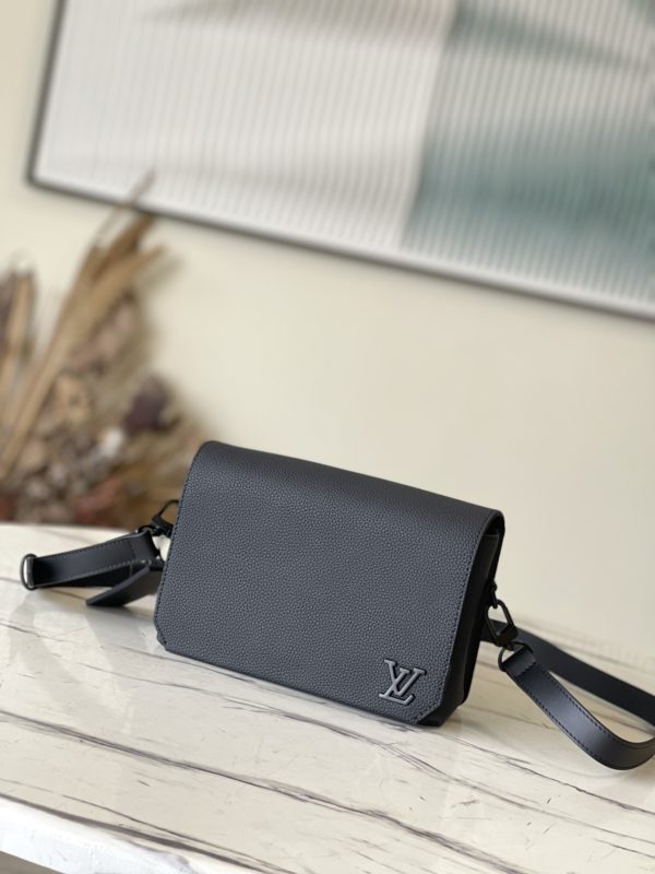 Louis Vuitton Flap Mini Handbag - Black