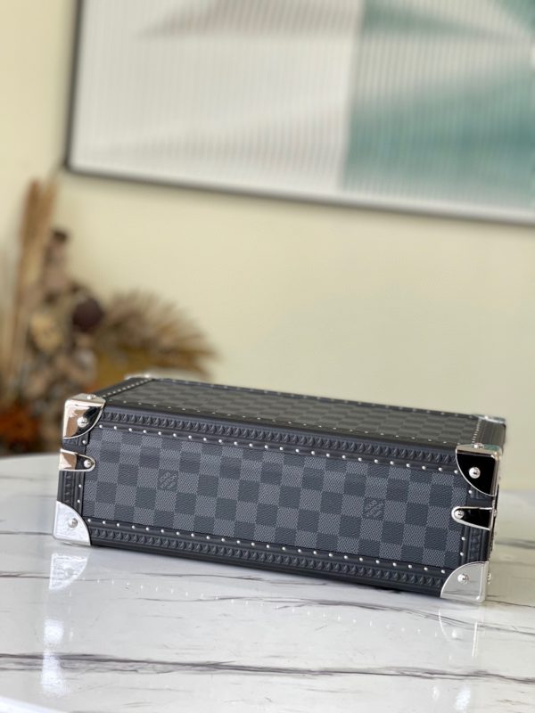 Louis Vuitton Heiger Grey 8-Piece Watch Case - Image 8