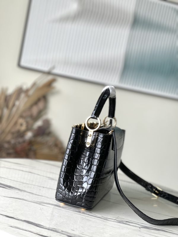 Louis Vuitton Crocodile Pattern Gold Buckle Trumpet Bag - Image 5