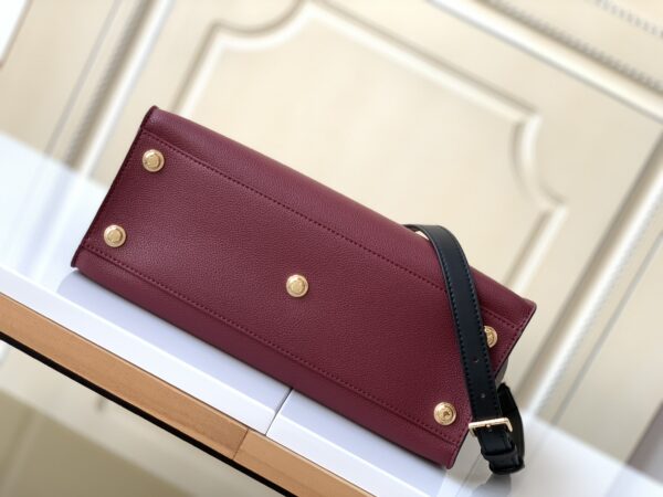 Louis Vuitton Medium On My Side Handbag – Purple - Image 5