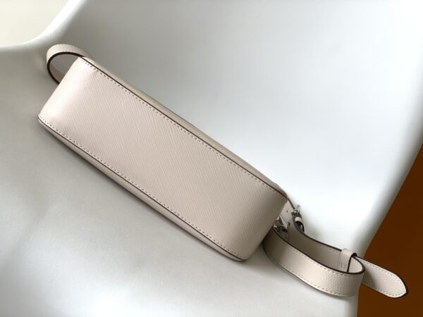 Louis Vuitton Marelle Small Handbag – White - Image 3