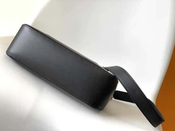 Louis Vuitton Marelle Small Handbag - Black - Image 3