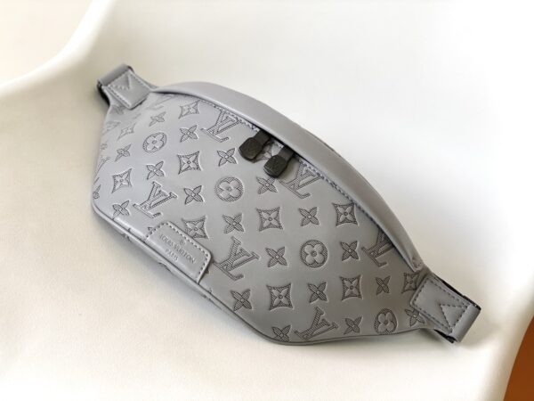 Louis Vuitton Discovery Belt Bag - Gray - Image 3