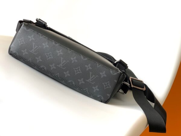 Louis Vuitton Messenger MM Voyager Bag - Image 3
