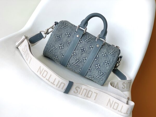 Louis Vuitton Keepall Bandoulière 25 Handbag - Blue - Image 3