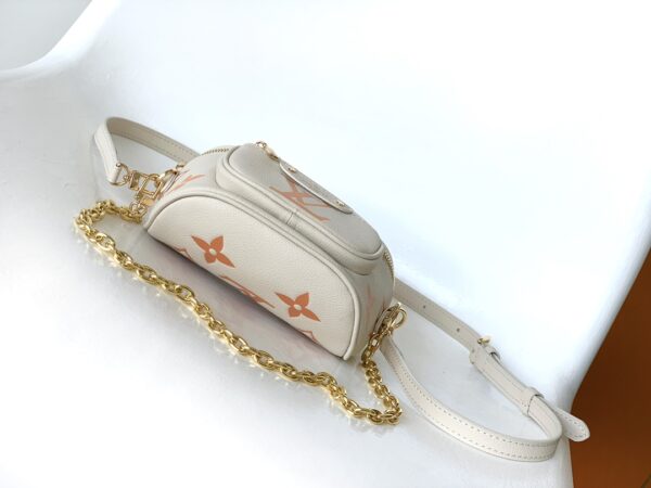 Louis Vuitton Mini Bumbag handbag - White - Image 3