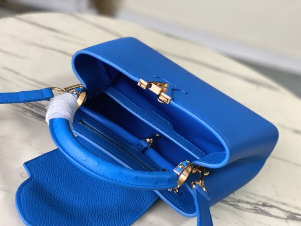 Louis Vuitton Capucines Taurillon Medium Handbag - Blue Ostrich - Image 3