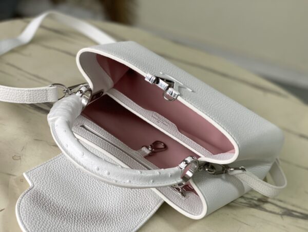 Louis Vuitton Capucines Taurillon Medium Handbag - White - Image 5