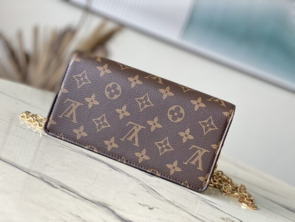 Louis Vuitton LiLy Woc Handbag - Image 4