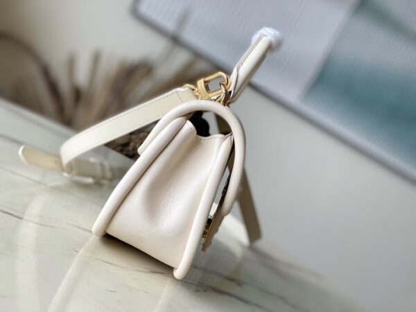 Louis Vuitton Hide & Seek Handbag - White - Image 5